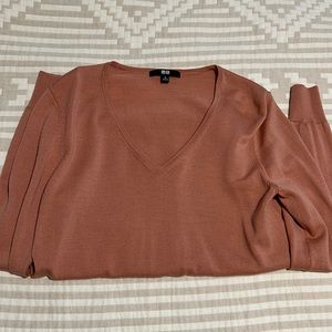 Uniqlo Rose Red (pinkish) sweater top. M